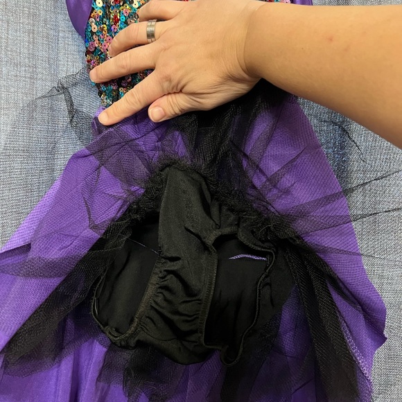 Multi-colored sequin bodice with black straps and snaps around neck. - Picture 4 of 7